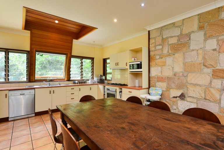 Lodge kitchen 768x513