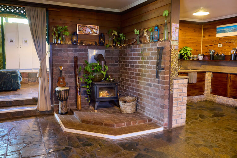 OnTheWallaby25 0166 1 websize 768x512