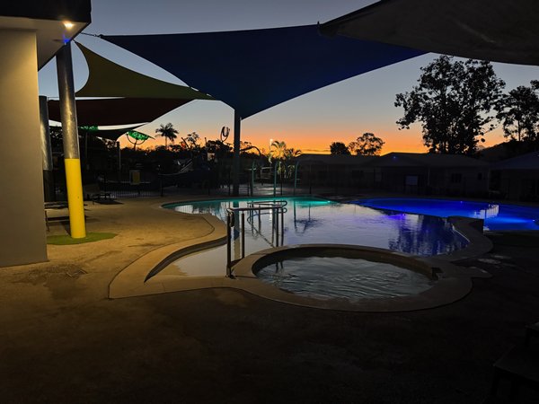 m sunset pool